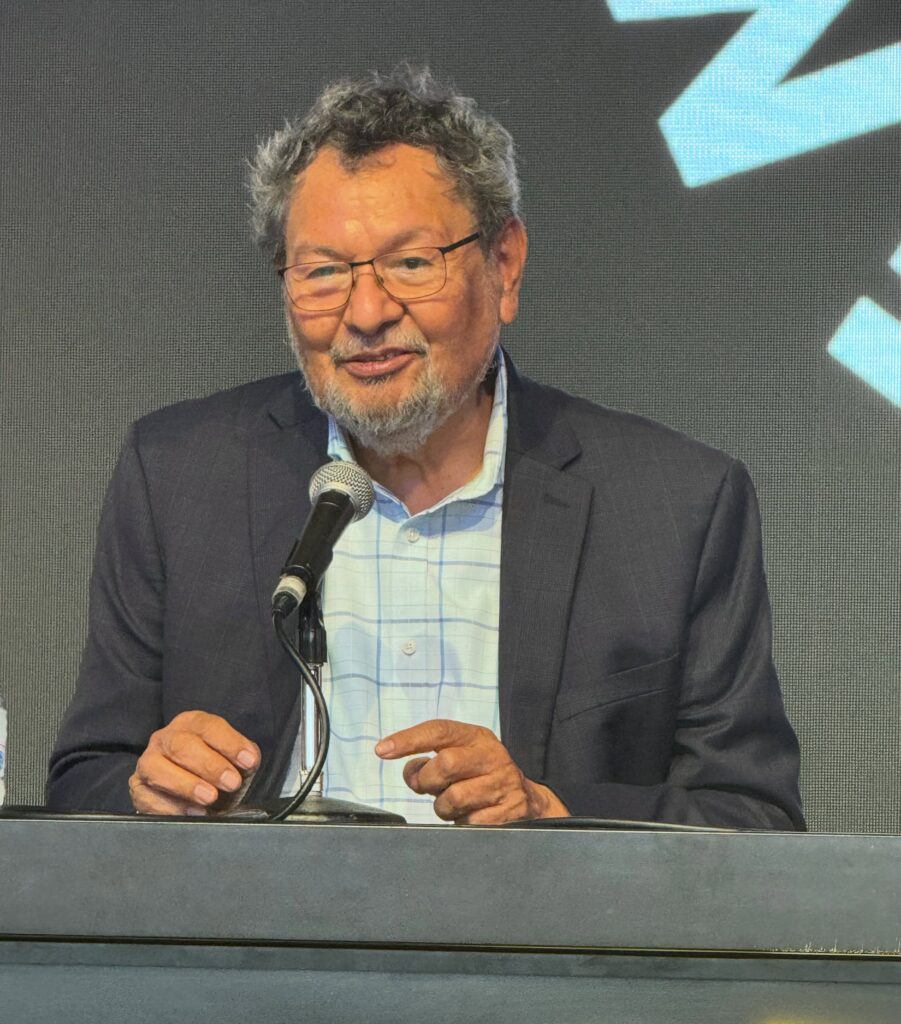 Poesía, novela, relatos, vida