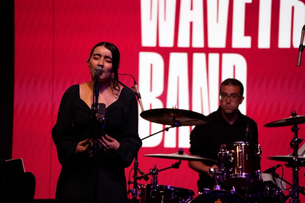 Sublimes Lia & The Wave Tranfer Band